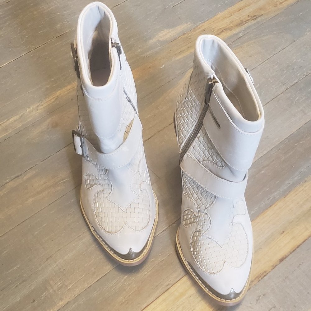 Hamlin Kensie boots
